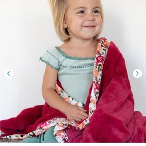 • Saranoni • Girls Toddler blanket Floral Satin Pink / White